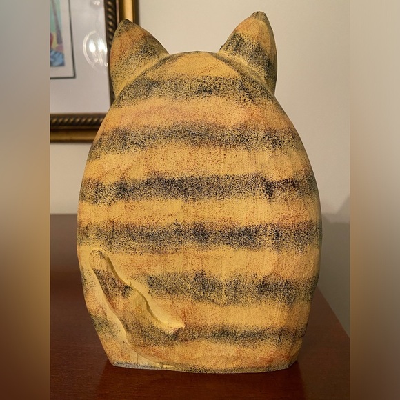 Adorable Chubby Orange Fat Cat Wood Carved Figure with Glass Eyes - Picture 4 of 9